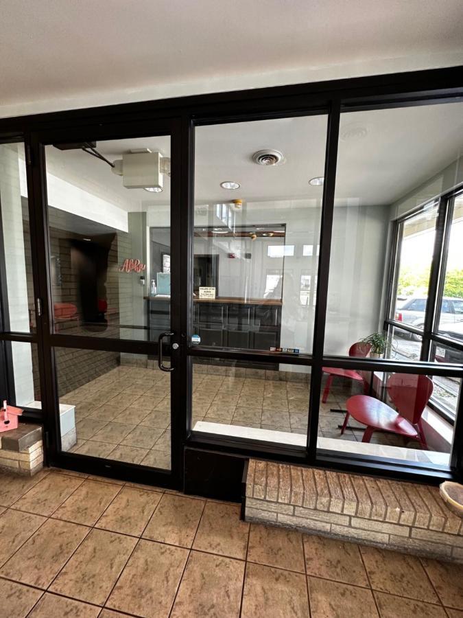 Valued Stay Aloha Madison Exteriör bild