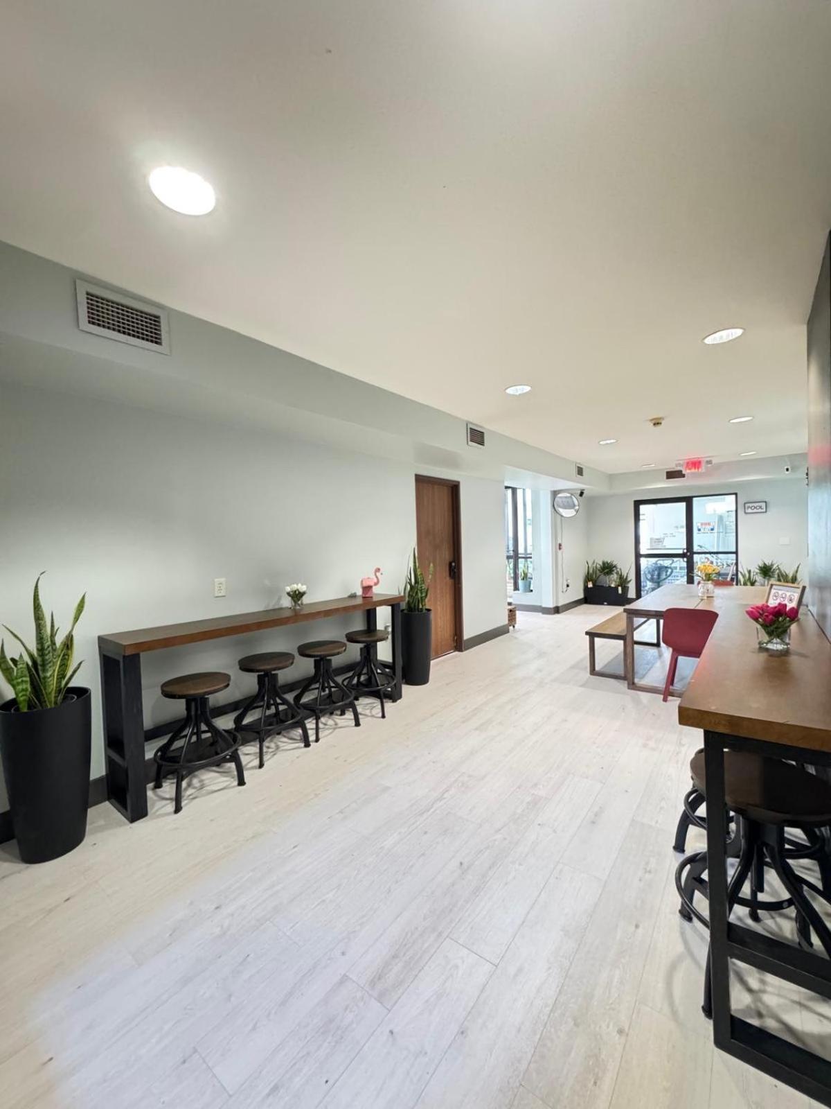 Valued Stay Aloha Madison Exteriör bild