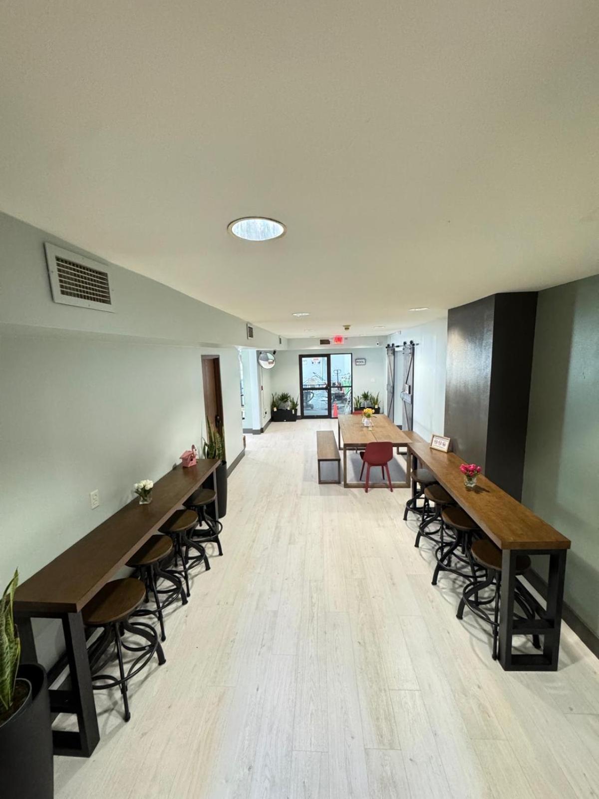 Valued Stay Aloha Madison Exteriör bild