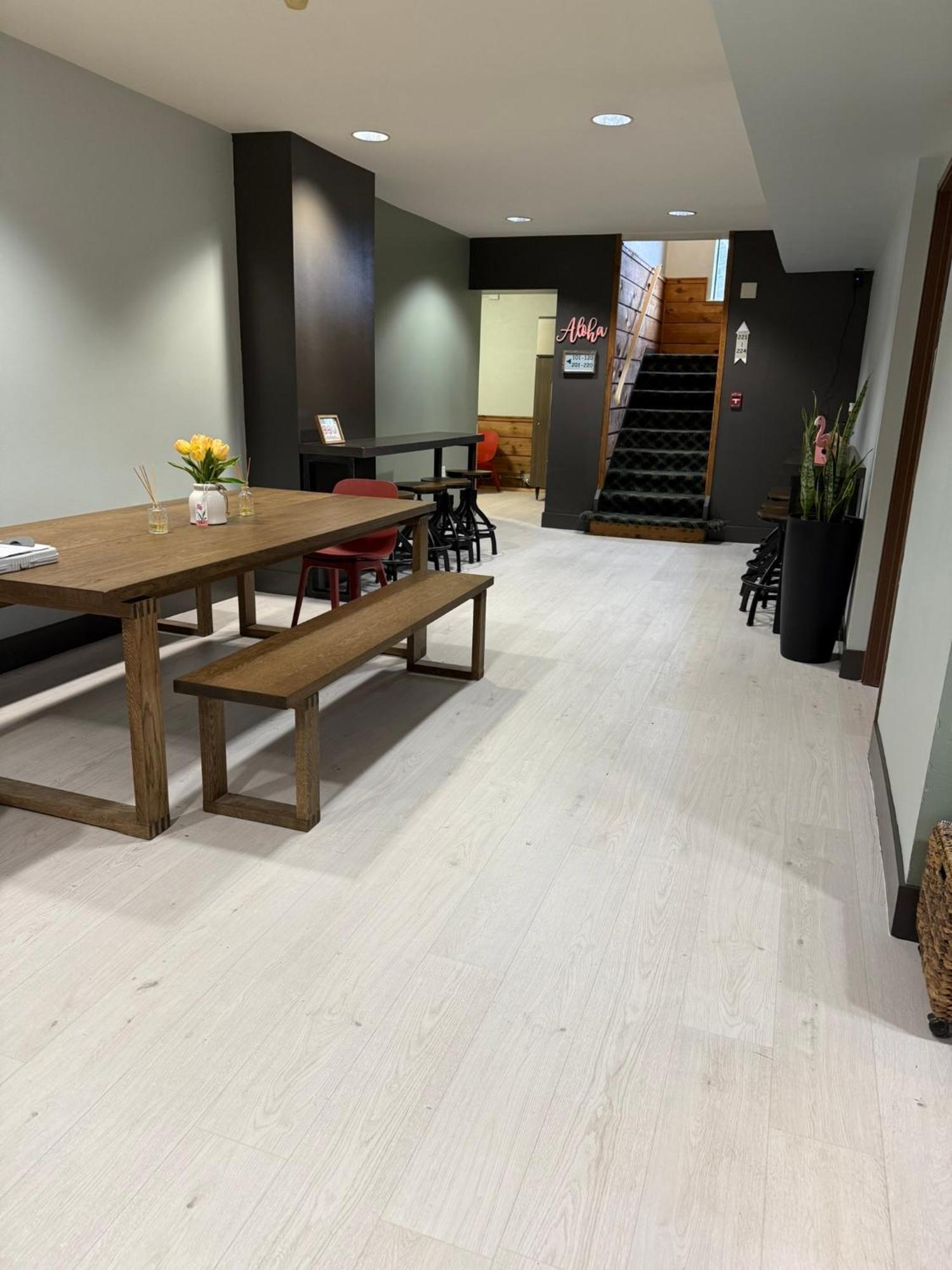 Valued Stay Aloha Madison Exteriör bild