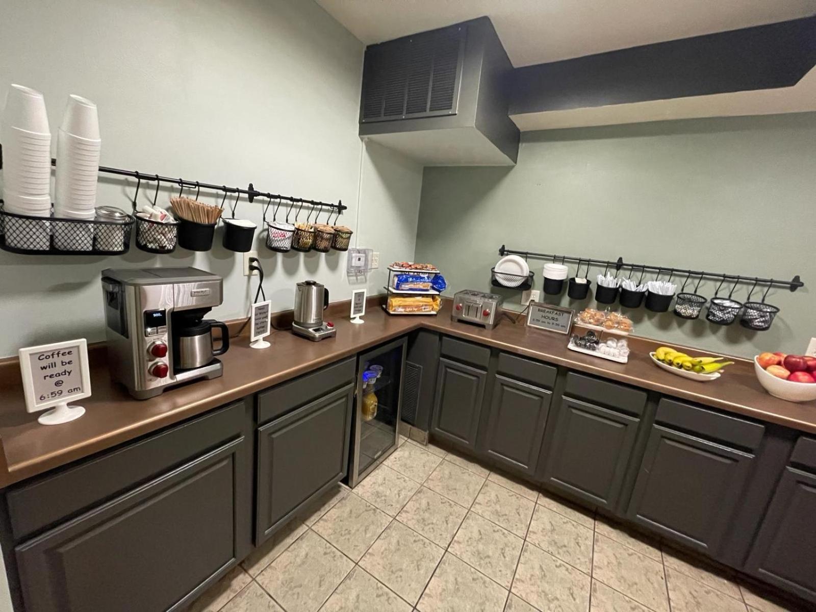 Valued Stay Aloha Madison Exteriör bild